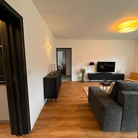 - Haus Am Fluss Apartament