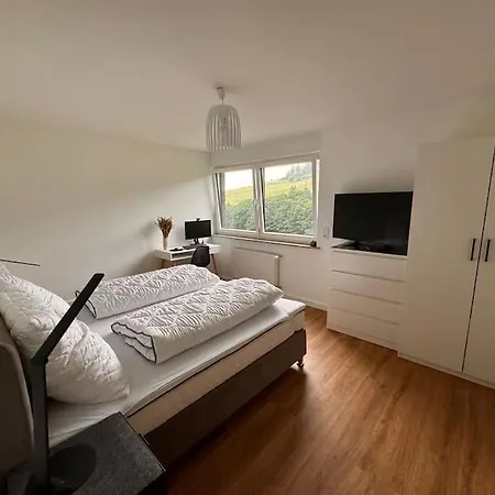 - Haus Am Fluss Apartament