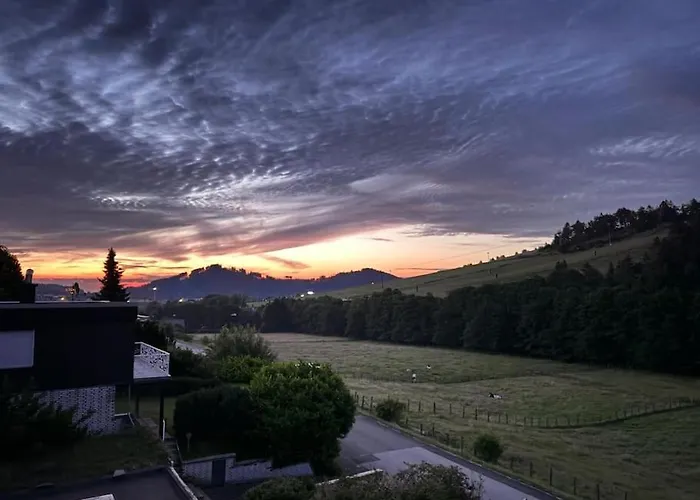 - Haus Am Fluss Apartment *